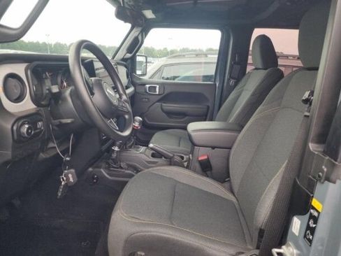 Used 2025 Jeep Wrangler Sport AWD/4WD image 10
