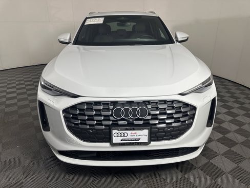 Used 2025 Audi Q5 Premium Plus w/ Premium Plus image 2