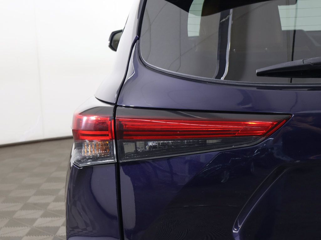Used 2023 Toyota Highlander Platinum AWD/4WD image 18