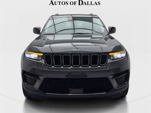Used 2024 Jeep Grand Cherokee Laredo AWD/4WD image 3