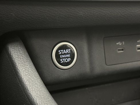 Used 2023 Nissan Rogue SV w/ SV Premium B Package AWD/4WD image 19