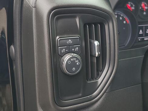 Used 2022 Chevrolet Silverado 1500 Custom RWD image 22
