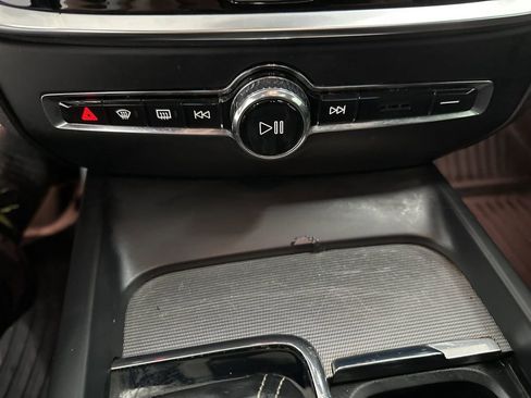 Used 2019 Volvo S60 T6 R-Design image 18