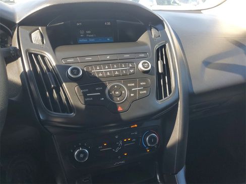 Used 2018 Ford Focus SE image 24