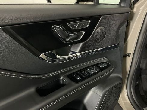 Used 2025 Lincoln Corsair Reserve AWD/4WD image 30