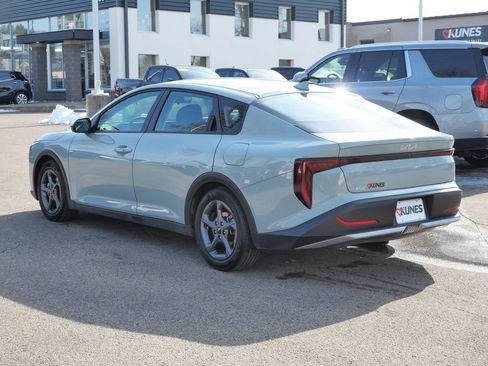 Used 2025 Kia K4 LXS image 7