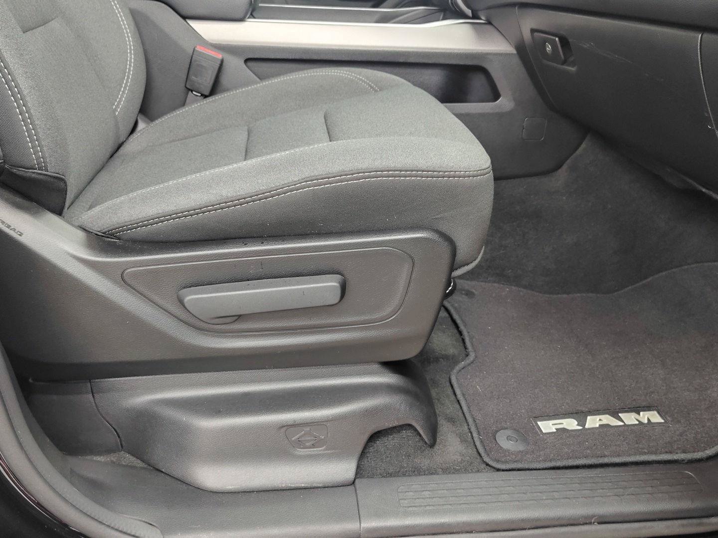 Used 2023 RAM 1500 Big Horn AWD/4WD image 22