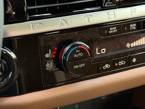New 2026 Nissan Pathfinder Platinum image 18
