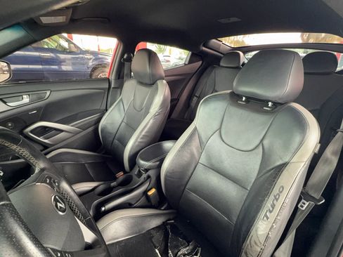 Used 2016 Hyundai Veloster Turbo FWD image 10