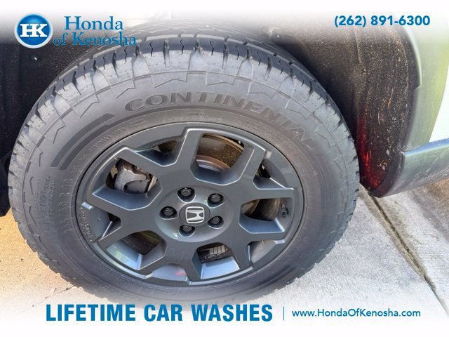Used 2025 Honda Pilot TrailSport image 3