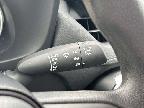 Used 2021 Toyota RAV4 LE AWD/4WD image 24