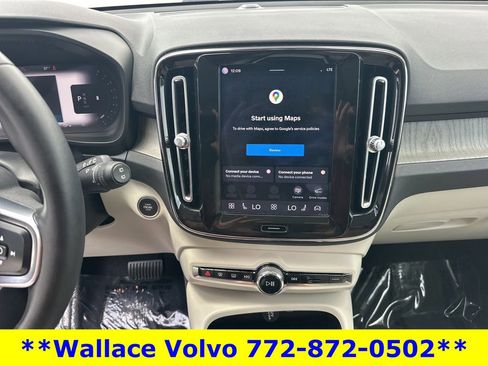 Used 2023 Volvo XC40 B5 Plus w/ Protection Package Premier AWD/4WD image 19