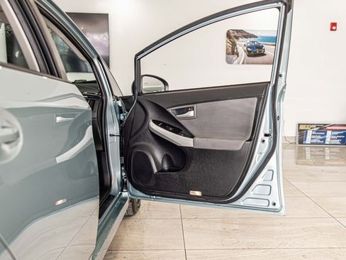 Used 2015 Toyota Prius Three image 36