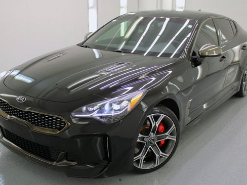 Used 2019 Kia Stinger GT image 2
