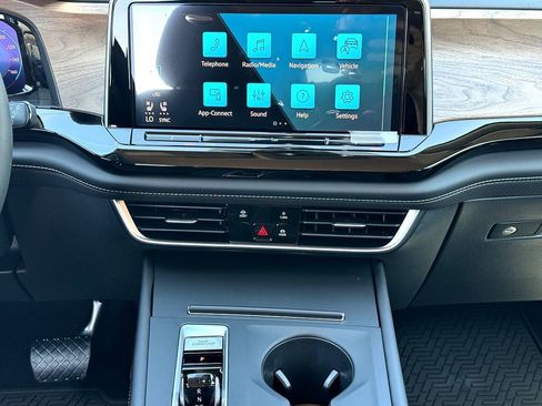 New 2026 Volkswagen Atlas SE FWD image 22