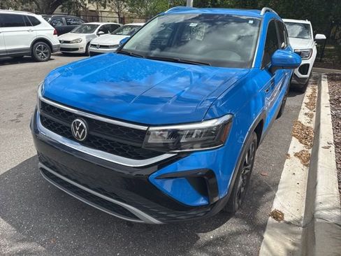 Used 2023 Volkswagen Taos SE image 3