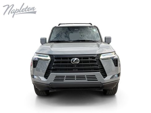 Used 2024 Lexus GX 550 w/ Accessory Package (Z1) AWD/4WD image 9