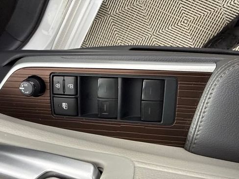 Used 2022 Toyota Sienna XLE FWD image 23