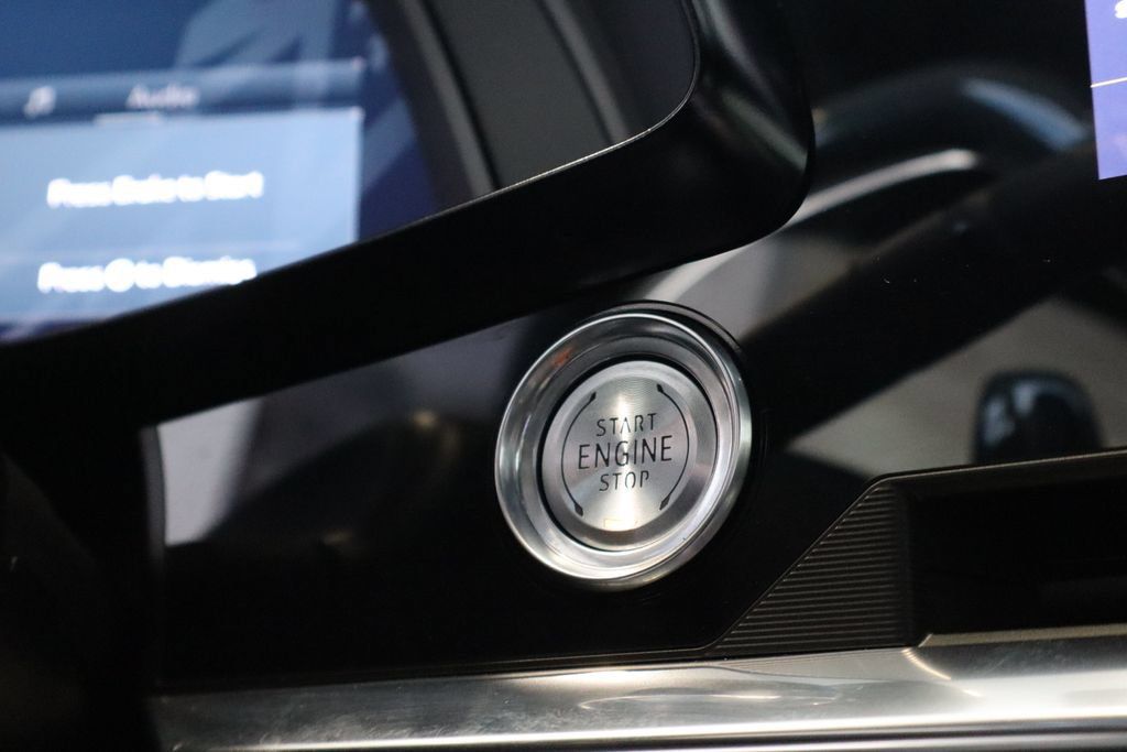 Used 2023 Chevrolet Corvette Z06 RWD image 13