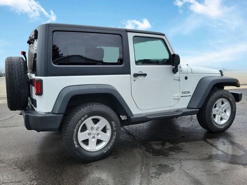 Used 2017 Jeep Wrangler Sport w/ Quick Order Package 24S AWD/4WD image 4