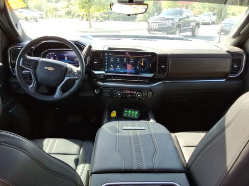 Used 2024 Chevrolet Silverado 3500 High Country w/ High Country Premium Package AWD/4WD image 23