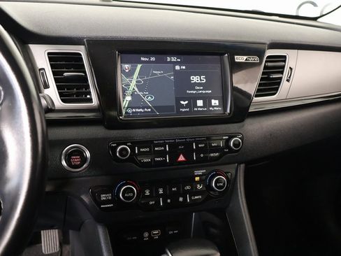 Used 2019 Kia Niro S Touring image 5