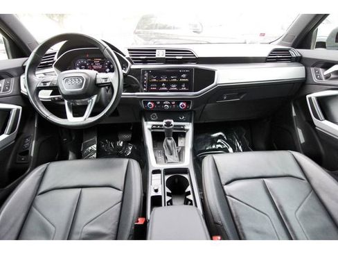 Used 2024 Audi Q3 2.0T Premium Plus w/ Premium Plus Package AWD/4WD image 8