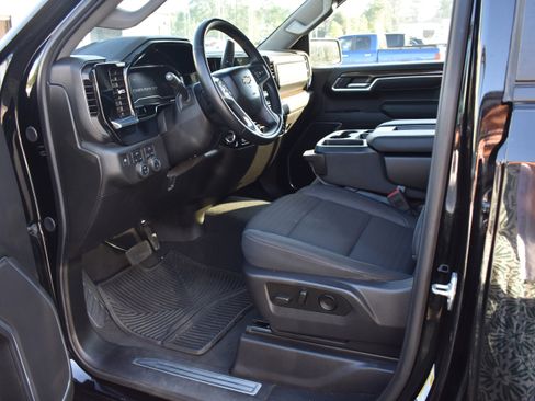 Used 2025 Chevrolet Silverado 1500 LT AWD/4WD image 11