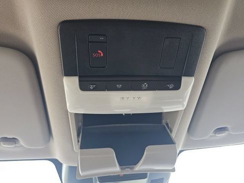 Used 2025 Nissan Rogue SV FWD image 41