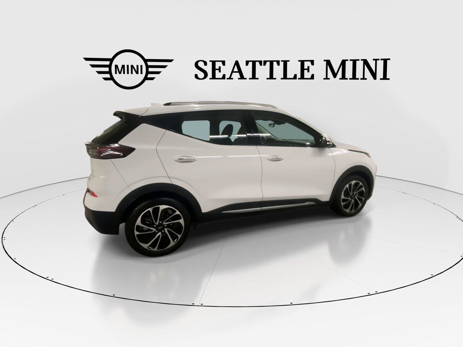 Used 2022 Chevrolet Bolt EUV Premier FWD image 12