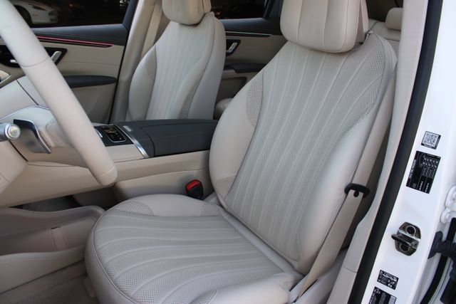 Used 2023 Mercedes-Benz EQS 580 4MATIC SUV image 10