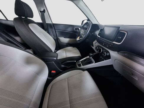 Used 2025 Hyundai Venue SEL FWD image 28