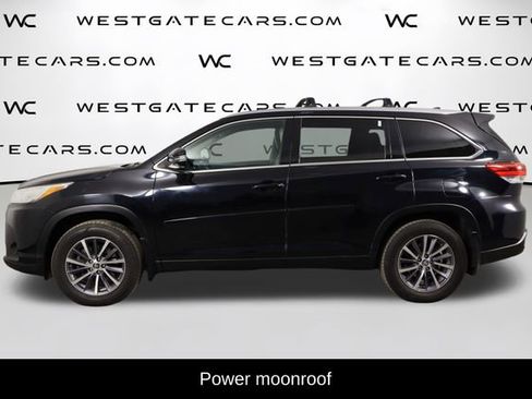 Used 2019 Toyota Highlander XLE AWD/4WD image 5