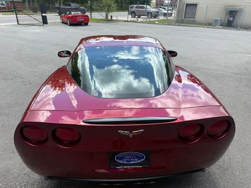 Used 2007 Chevrolet Corvette Coupe w/ Performance Package RWD image 5
