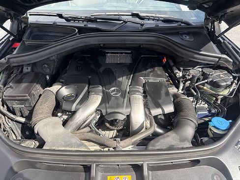 Used 2014 Mercedes-Benz GL 450 4MATIC w/ Lighting Package image 28