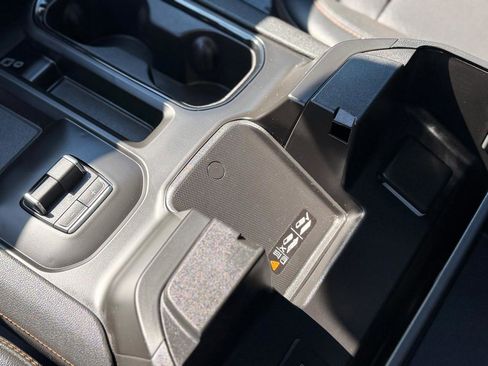 Used 2024 GMC Sierra 2500 AT4 w/ AT4 Premium Plus Package image 24