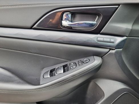 Used 2019 Nissan Maxima Platinum w/ Sport Mat Group FWD image 14