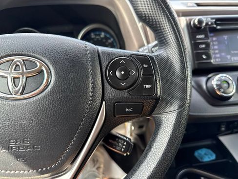Used 2018 Toyota RAV4 LE w/ All Weather Liner Package AWD/4WD image 29