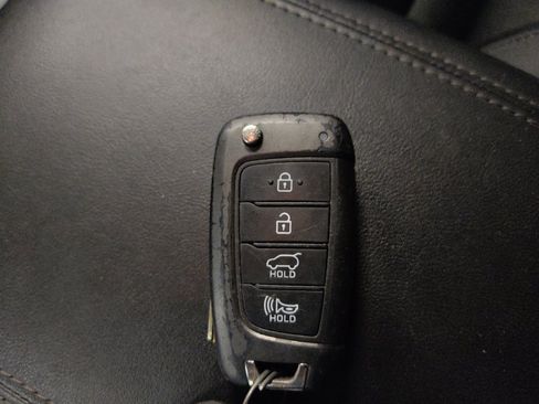 Used 2019 Hyundai Santa Fe SE AWD/4WD image 32
