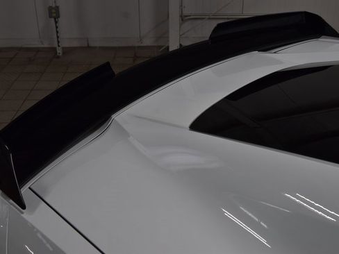 Used 2015 Chevrolet Corvette Z06 w/ 3LZ Preferred Equipment Group image 23