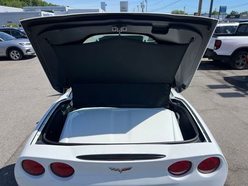 Used 2008 Chevrolet Corvette Coupe w/ Preferred Equipment Group RWD image 21