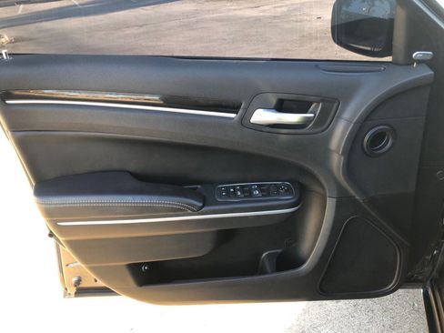 Used 2020 Chrysler 300 S image 11