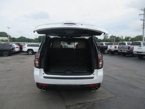 Used 2023 Chevrolet Tahoe Premier w/ Premium Package 2 AWD/4WD image 8