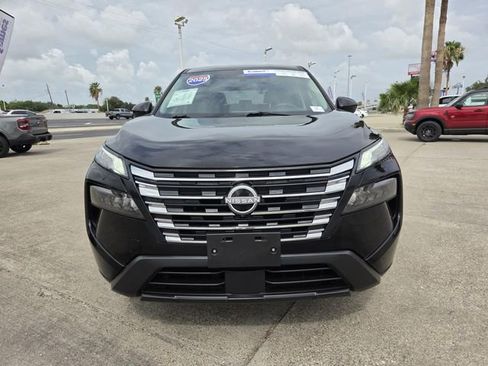 Used 2025 Nissan Rogue SV FWD image 17