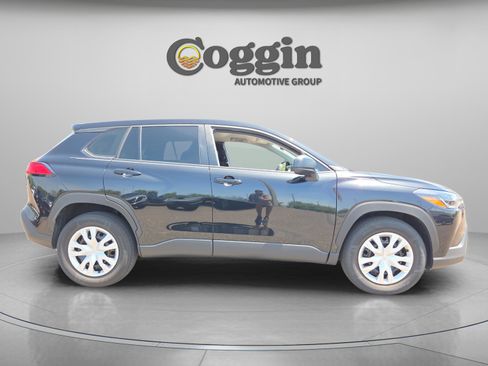 Used 2024 Toyota Corolla Cross L FWD image 5