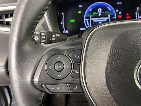 Used 2024 Toyota Corolla Cross XSE image 16