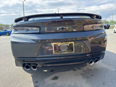 Used 2017 Chevrolet Camaro SS RWD image 8