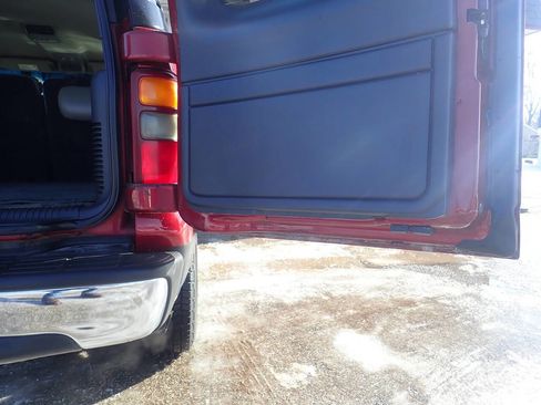 Used 2002 Chevrolet Tahoe LT image 20