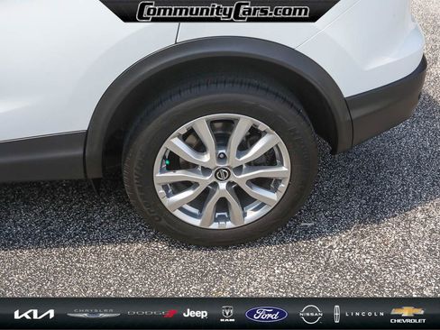 Used 2021 Nissan Rogue Sport S image 5