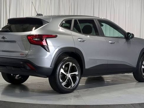 Used 2024 Chevrolet Trax RS w/ Driver Confidence Package FWD image 8